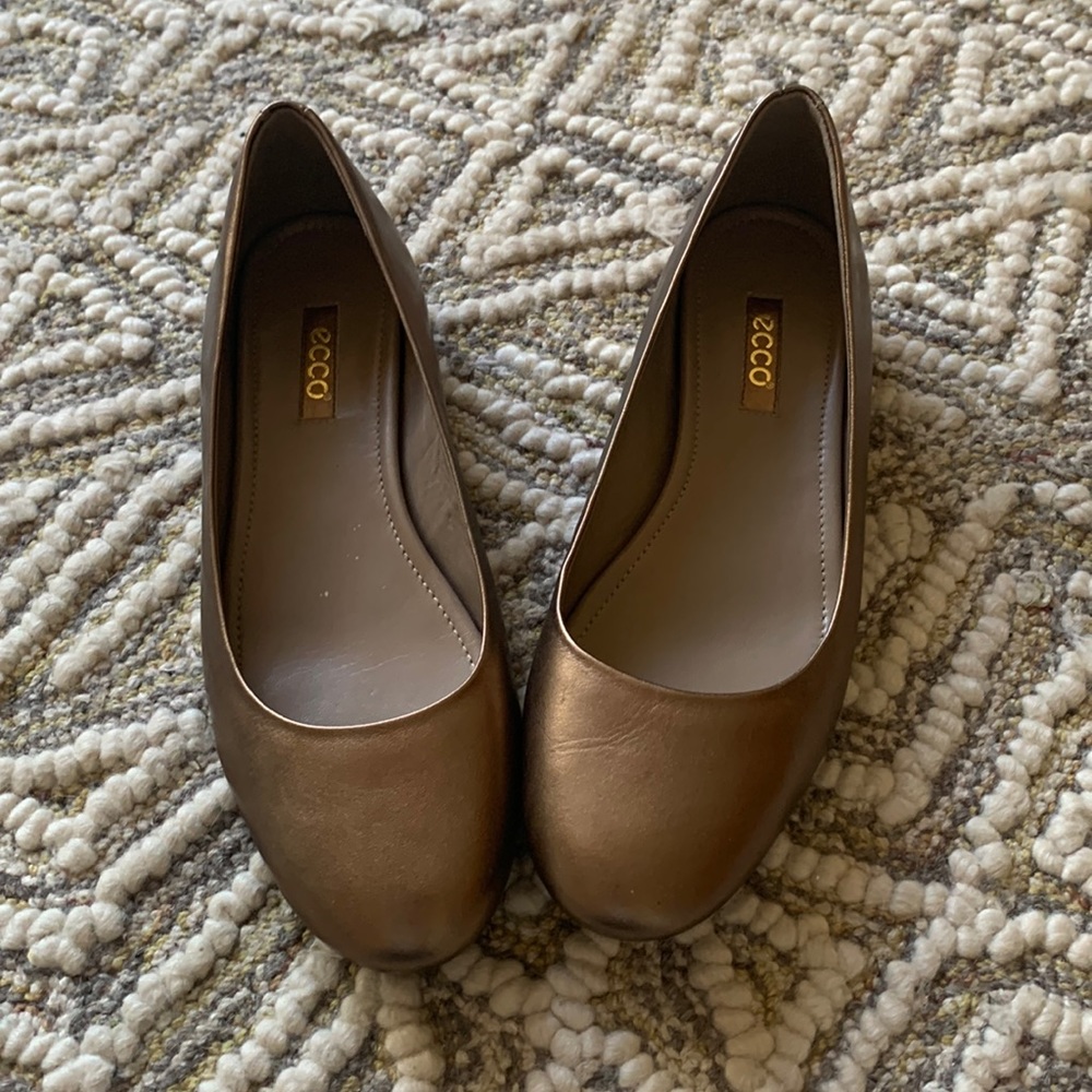 Ecco Leather Metallic Ballet Flats